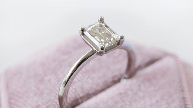 Anillo de clearance compromiso feo